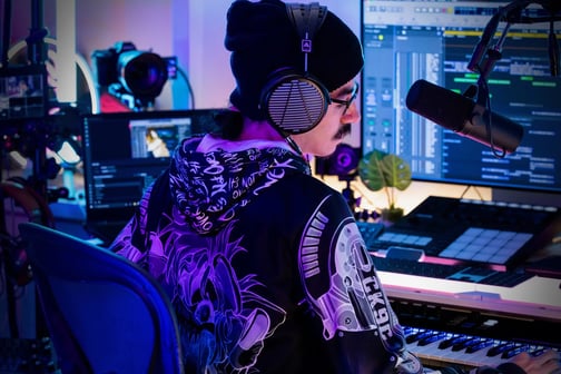 The-Hands-08edit_1920x